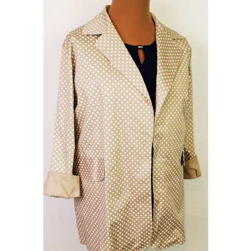 Fehér pöttyös, álzsebes, nyitott, vékonyabb anyagú blézer 3XL-5XL