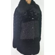 Nagyon szép, fekete színű, gombos, selyembéléses, zsebes, anyagában mintás, műszőrme kabát  2XL/4XL
