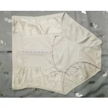 Magasított derekú, elől kapcsos, csipke díszítésű, dupla, selymes anyagú, alakformáló fehérnemű XL/2XL-3XL/4XL