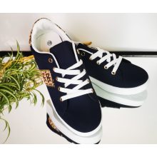 Fehér-sötétkék színű, fűzős, felső része műbőr anyagú, teletalpú, fűzős, női sportcipő 36-41