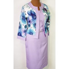   Felső része, elől fehér alapon színes mintás, díszcsatos ruha 42-56