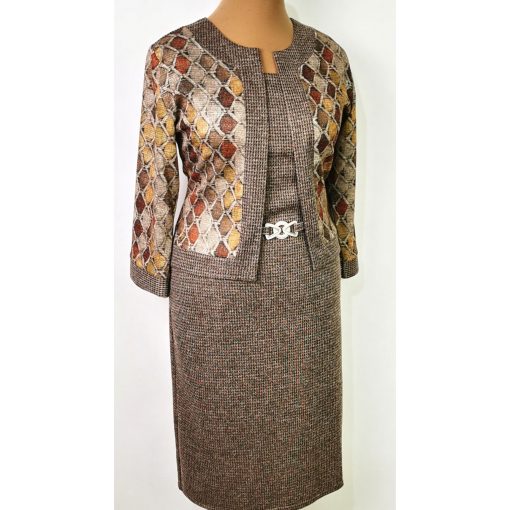 Elől színes mintás, díszcsatos ruha 42-56