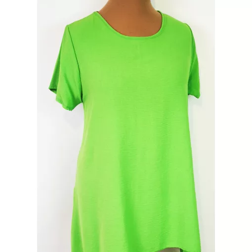 Kerek nyakú, rövid ujjú, lefelé bővülő, világoszöld színű, selymes anyagú felső  2XL/4XL