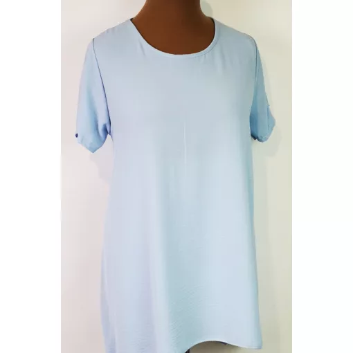 Kerek nyakú, rövid ujjú, lefelé bővülő, világoskék színű, selymes anyagú felső  2XL/4XL