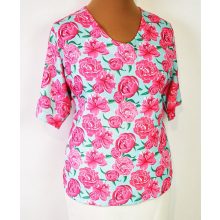 "V" nyakú, 3/4-es ujjú, világos  alapon, pink színű, rózsa mintás, selymes anyagú felső 42-52