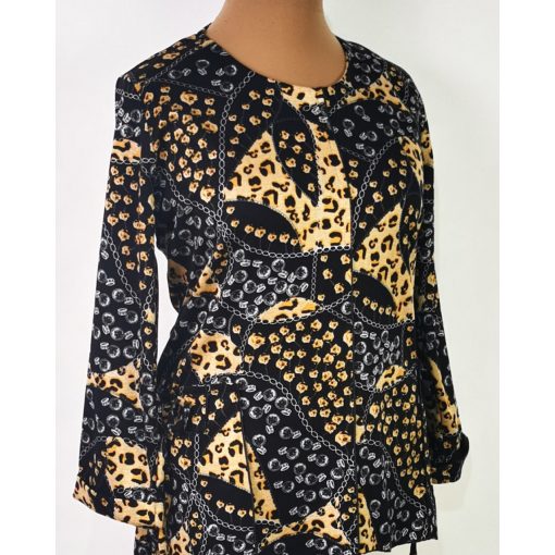Fekete alapszínen, barna-szürke, leopárd mintával díszített felső 42-52