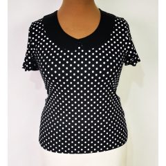   Fekete alapszínű, fehér pöttyös díszítésű, selyem galléros díszítésű felső 44-52