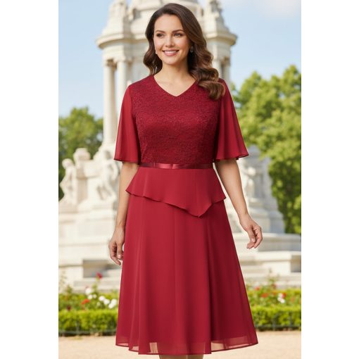 Csipkerátéttel díszített, oldalt cipzáras alkalmi ruha 50-56