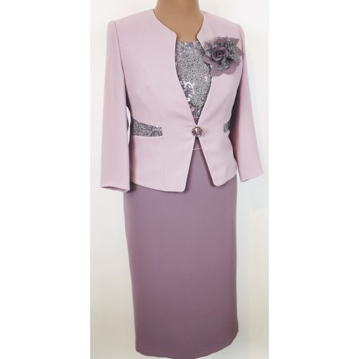 Gyönyörű, enyhén csillogó hímzéssel díszített kosztüm 42-56