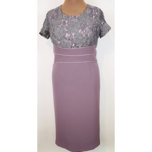 Gyönyörű, enyhén csillogó hímzéssel díszített kosztüm 42-56