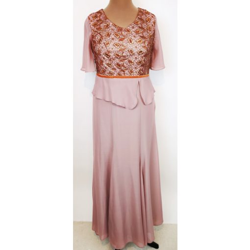 Hímzett, aranybarna színű csipkerátéttel díszített, alkalmi maxi ruha 42-56