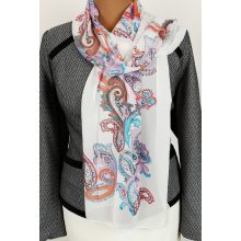 Kellemes, selyem anyagú, színes mintás kendő