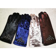 Színes, 5 ujjas, vékony béléses, díszített női kesztyű