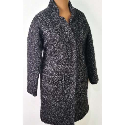 Álló nyakú, patentos záródású, zsebes, vatelin béléses, átmenet kabát 44-50