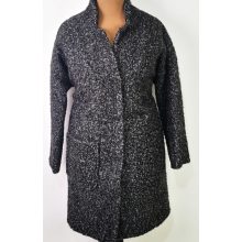 Álló nyakú, patentos záródású, zsebes, vatelin béléses, átmenet kabát 44-50