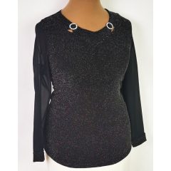   "V" nyakú, 3/4-es tüllös ujjú, fekete színű, elől-hátul ezüstösen csillogó, nyaknál díszített alkalmi felső 46-52