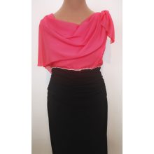 Vízesés nyakú, muszlin rátétes,  alkalmi maxi ruha 42-52