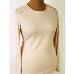  Kerek  nyakú, hosszú ujjú, bézs színű, vállnál díszített, gépi kötött anyagú felső L-4XL