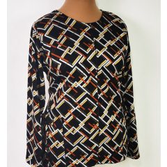   Kerek nyakú, hosszú ujjú, fekete alapon, kocka mintával díszített, zsebes, pamutos anyagú tunika  46-52