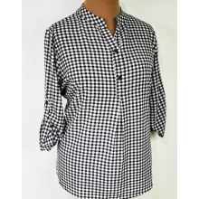 Álló nyakú, roll upos ujjú, aszimmetrikus, kerekített aljú, elől gombos, selymes, rugalmas anyagú felső 2XL/3XL
