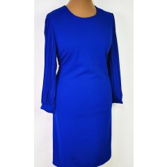   Kerek nyakú, hosszú ujjú, muszlin ujjú, nagyon szép, királykék színű, selymes anyagú ruha 46-52