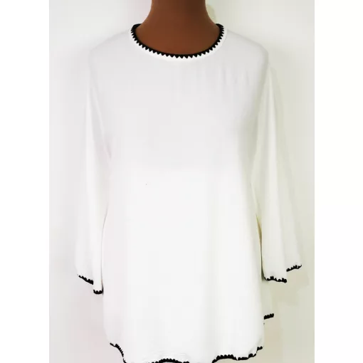 Kerek nyakú, 3/4-es tölcsér ujjú, fehér színű, pamutos anyagú felső 2XL/3XL