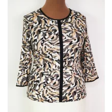 Kerek  nyakú, 3/4-es ujjú, fehér-bézs-fekete színű mintás, pamutos anyagú felső L-4XL