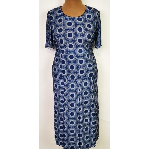 Selymes rugalmas  anyagú, vékonyabb anyagú  kosztüm 42-58