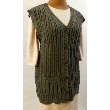 "V" nyakú, végig gombos, zsebes, gépi kötött, anyagában mintás, puha, pamut anyagú mellény