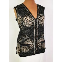 "V" nyakú, végig gombos, zsebes, gépi kötött, fekete alapon , bézs mintás, pamutos anyagú mellény XL/2XL