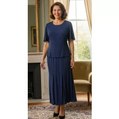   Selymes rugalmas  anyagú, vékonyabb anyagú  kosztüm 42-58