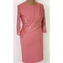 Csipke  betétes, karcsúsított, kellemes, selymes anyagú, alkalmi ruha 44-54