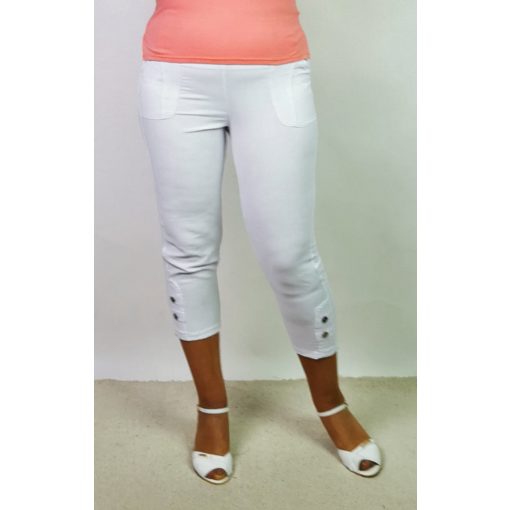 Fehér színű, zsebes, sztreccses,  anyagú térdnadrág  40/42-54/56