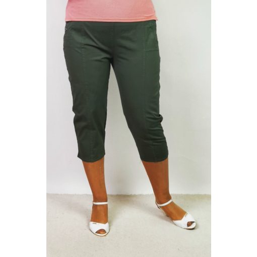 Fehér színű, zsebes, sztreccses,  anyagú térdnadrág  40/42-54/56