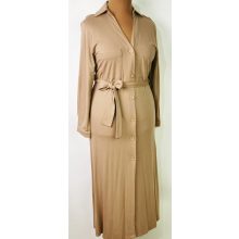 Ingnyakú, hosszú, roll-upos ujjú,  végég gombos, zsebes, öves, pamutos anyagú, maxi alkalmi ruha 42-52