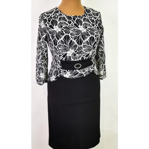 Csipke rátétes, díszcsatos ruha 44-54