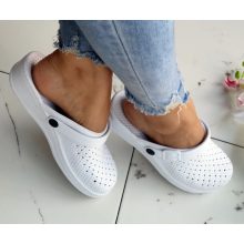 Egyszínű, felső része lyukacsos klumpa 36-41