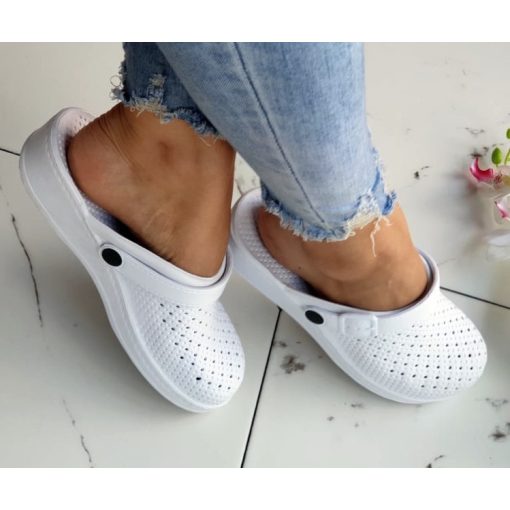 Egyszínű, felső része lyukacsos klumpa 36-41