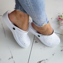 Egyszínű, felső része lyukacsos klumpa 36-41