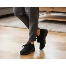 Fekete színű, fűzős, felső része textil anyagú, női sportcipő 36-41