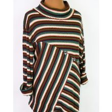 Garbós nyakú, gépi kötött, hosszú ujú, színes mintás,  lefelé bővülő pulóver 2XL/4XL