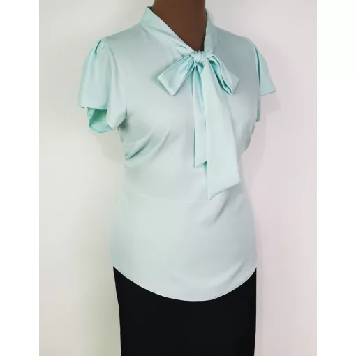 Kerek nyakú, lepke ujjú, nyaknál megköthető díszítésű,   pamutos anyagú felső  M-3XL