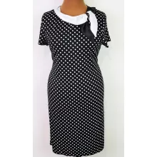 Kerek nyakú, rövid  ujjú, fekete színű, fehér pöttyös, nyaknál selyemsállal díszített, selymes, rugalmas anyagú, alkalmi ruha L-2XL