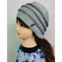 Dupla anyagú, gépi kötött, díszített sapka