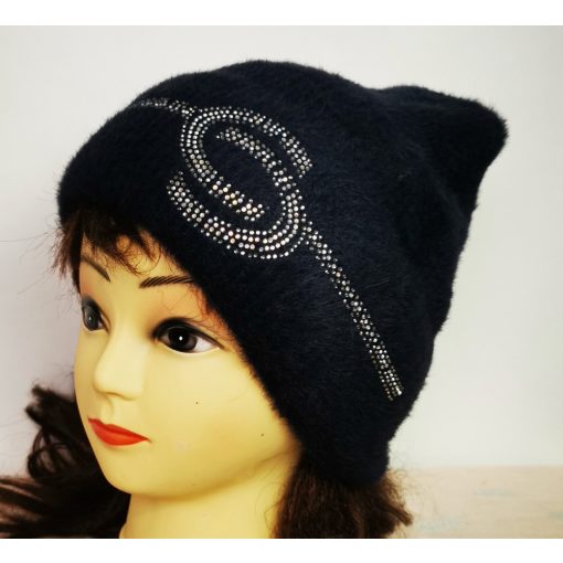 Pihe-puha, gépi kötött, enyhén csillogó mintával díszített sapka