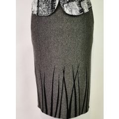   Szürke  alapszínű, fekete mintával díszítet szoknya L-4XL