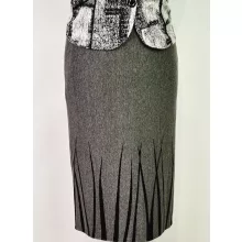 Szürke  alapszínű, fekete mintával díszítet szoknya L-4XL