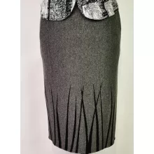 Szürke  alapszínű, fekete mintával díszítet szoknya L-4XL