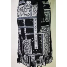 Világosszürke-fekete színű, mintás szoknya, ajándék övvel L-4XL
