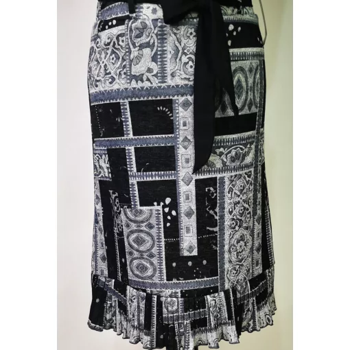 Világosszürke-fekete színű, mintás szoknya, ajándék övvel L-4XL